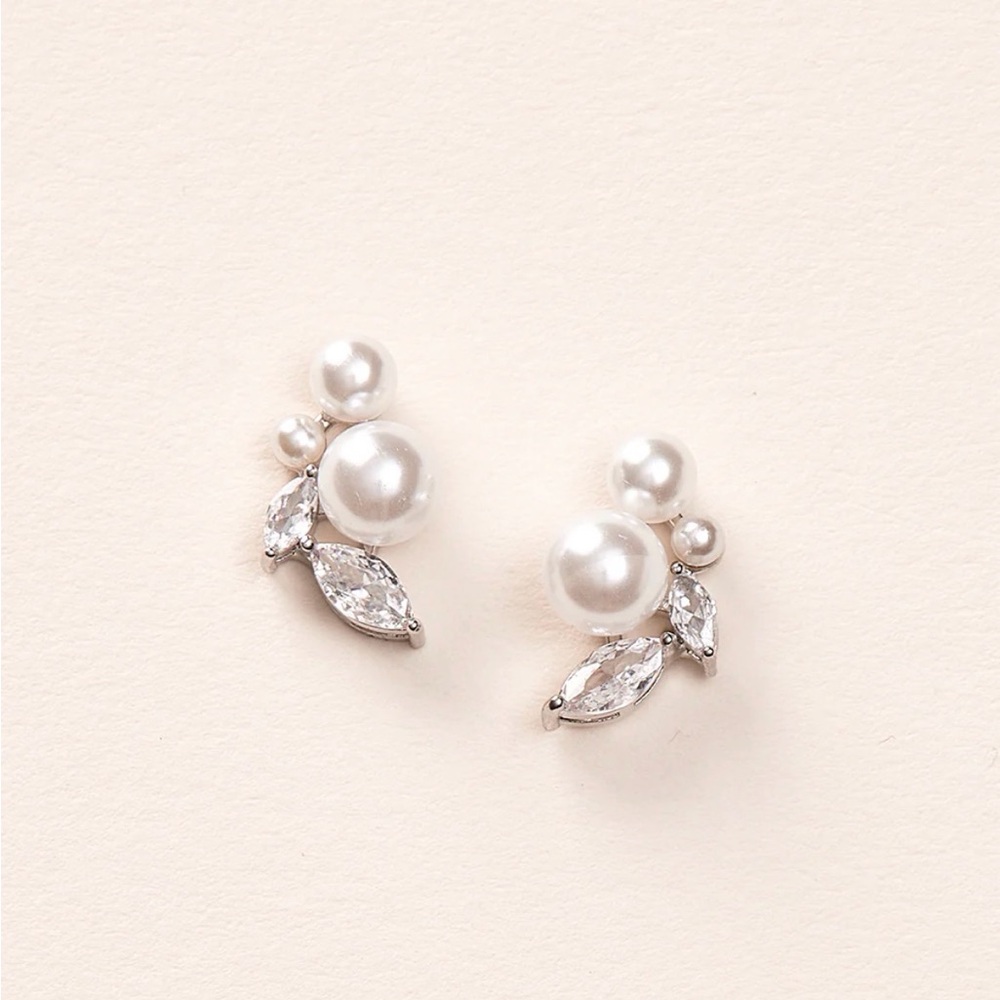 Brand New! Dareth Colburn Liza Pearl Stud Earrings